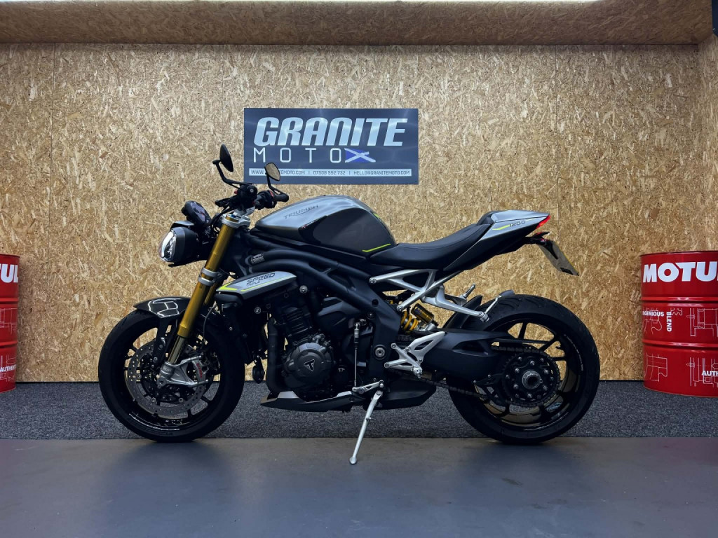 TRIUMPH SPEED TRIPLE 1200