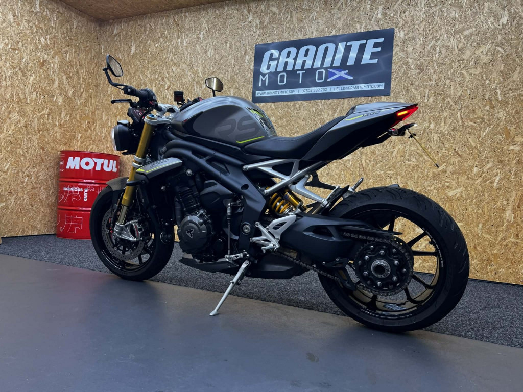TRIUMPH SPEED TRIPLE 1200