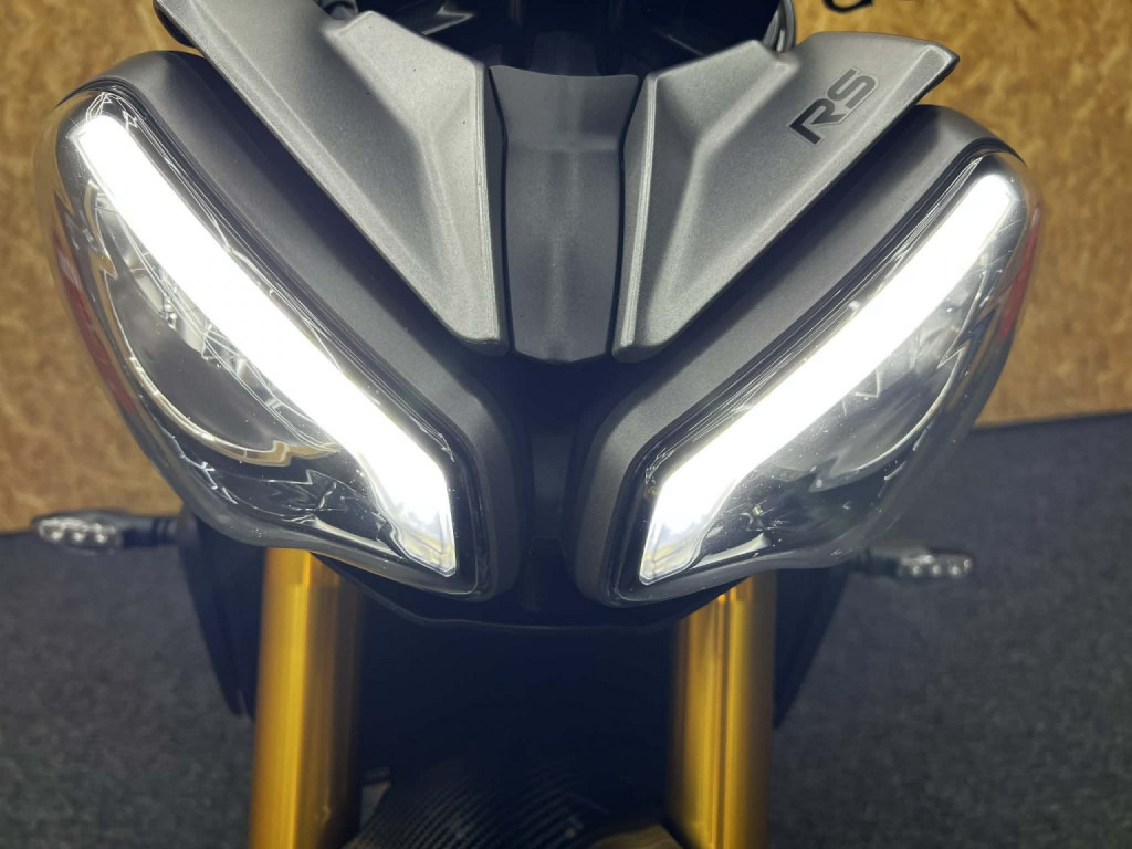 TRIUMPH SPEED TRIPLE 1200