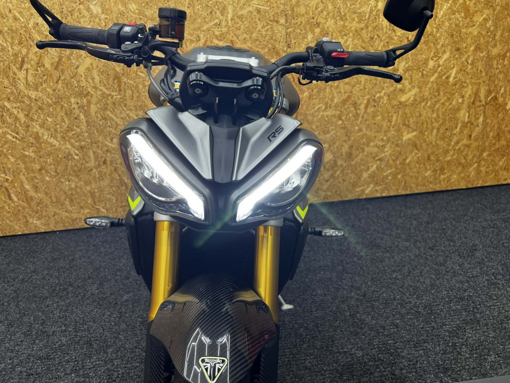 TRIUMPH SPEED TRIPLE 1200