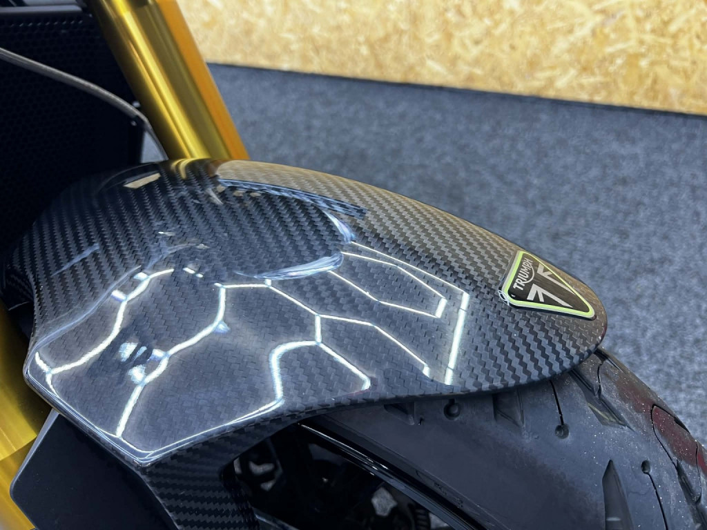 TRIUMPH SPEED TRIPLE 1200