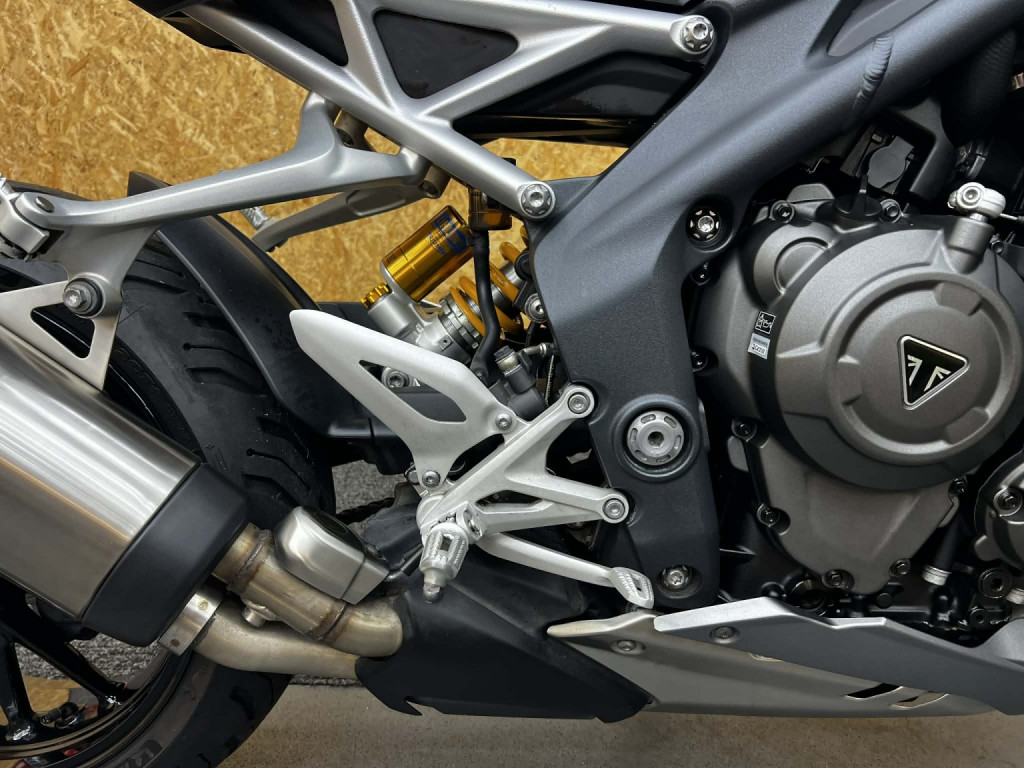 TRIUMPH SPEED TRIPLE 1200