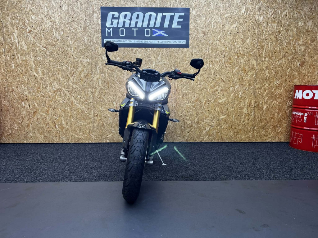 TRIUMPH SPEED TRIPLE 1200