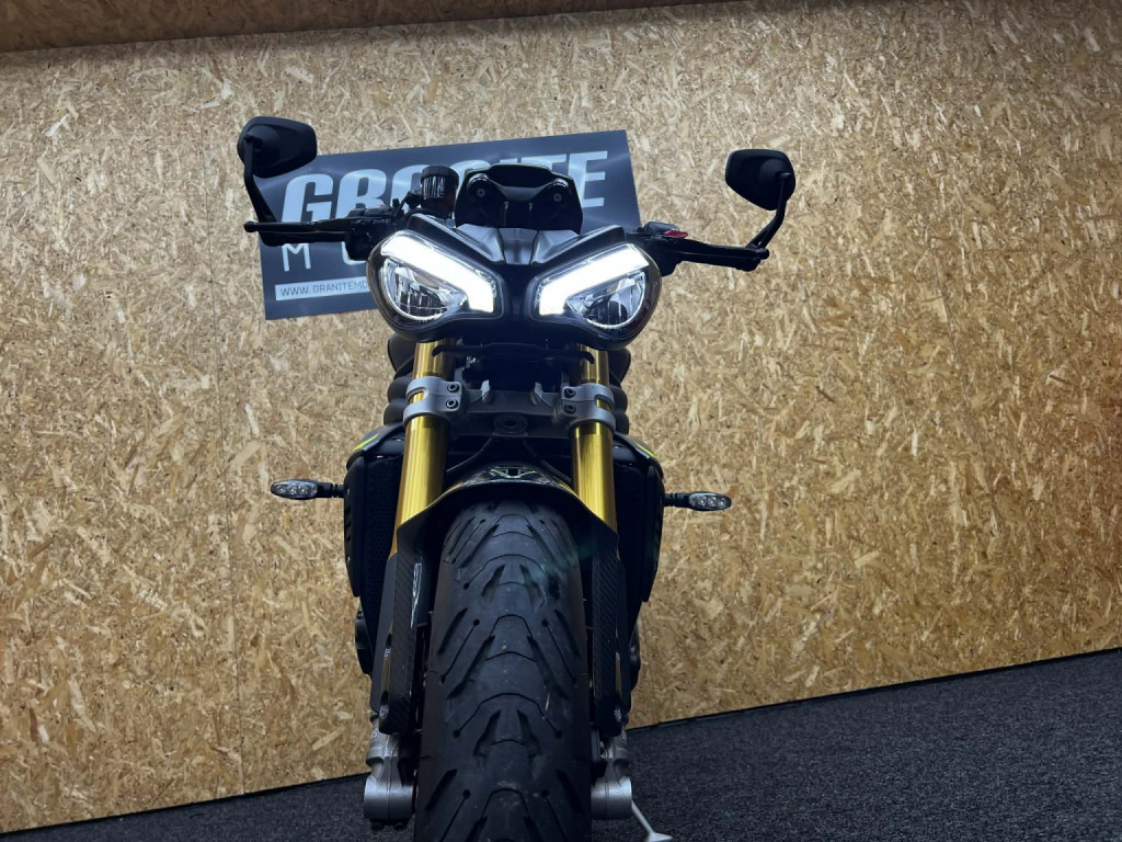 TRIUMPH SPEED TRIPLE 1200