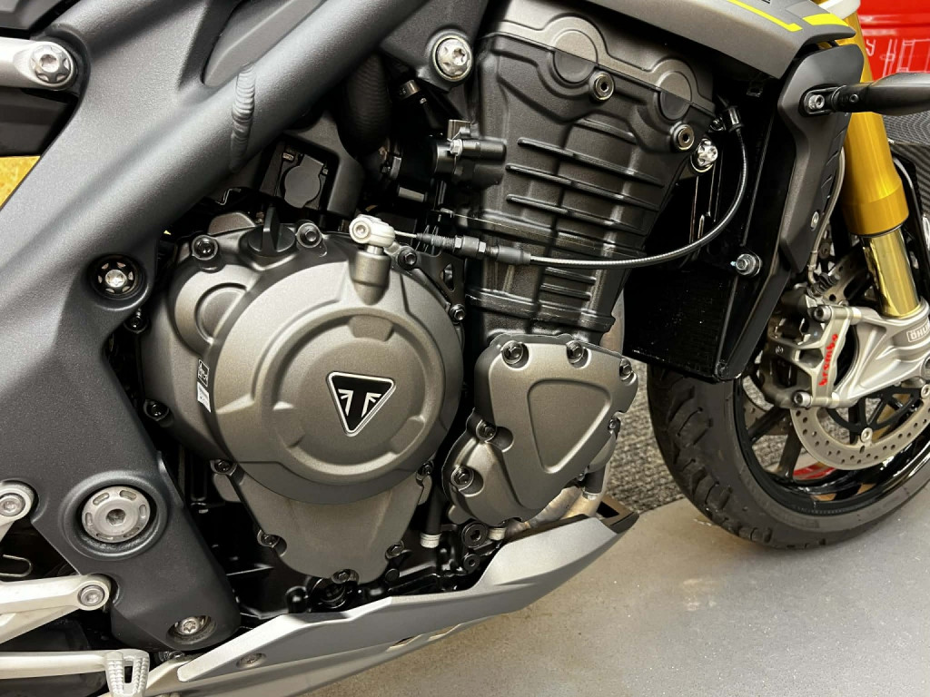 TRIUMPH SPEED TRIPLE 1200