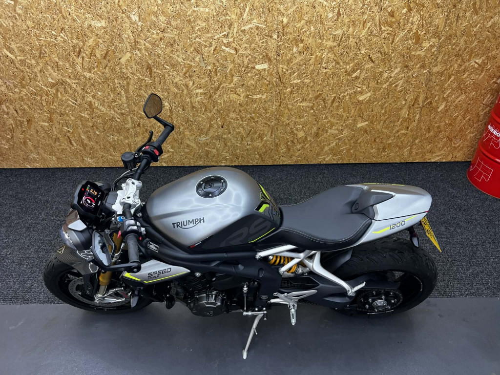 TRIUMPH SPEED TRIPLE 1200