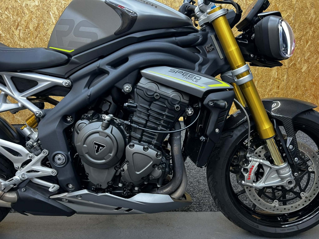 TRIUMPH SPEED TRIPLE 1200