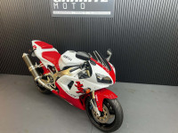 YAMAHA R1