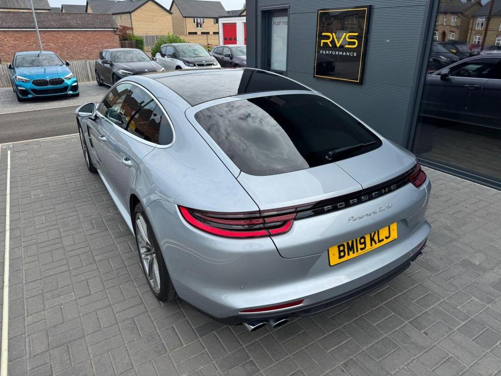 PORSCHE PANAMERA
