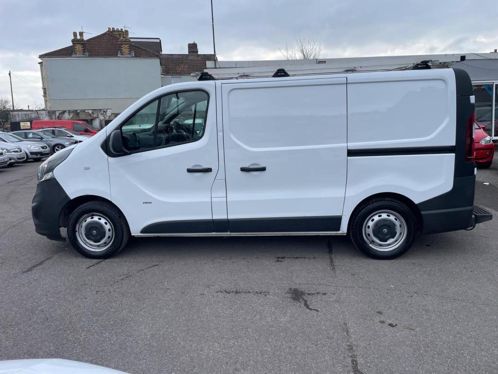 VAUXHALL VIVARO