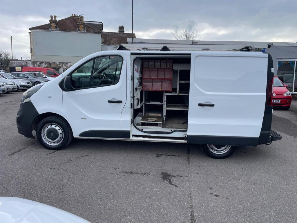 VAUXHALL VIVARO
