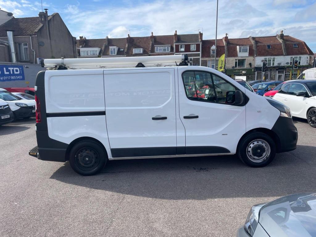 VAUXHALL VIVARO