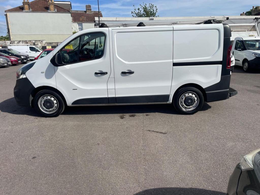 VAUXHALL VIVARO