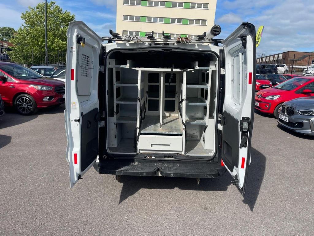 VAUXHALL VIVARO