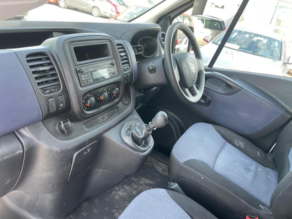 VAUXHALL VIVARO