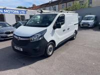 VAUXHALL VIVARO