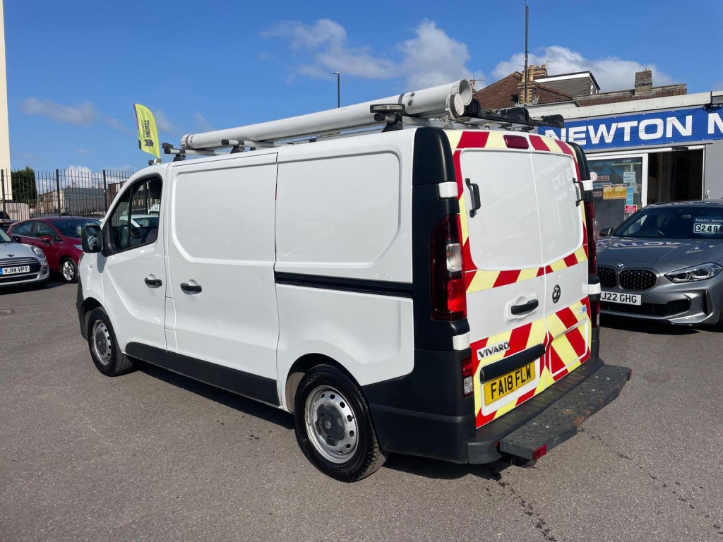 VAUXHALL VIVARO