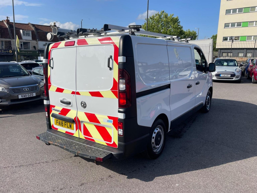 VAUXHALL VIVARO