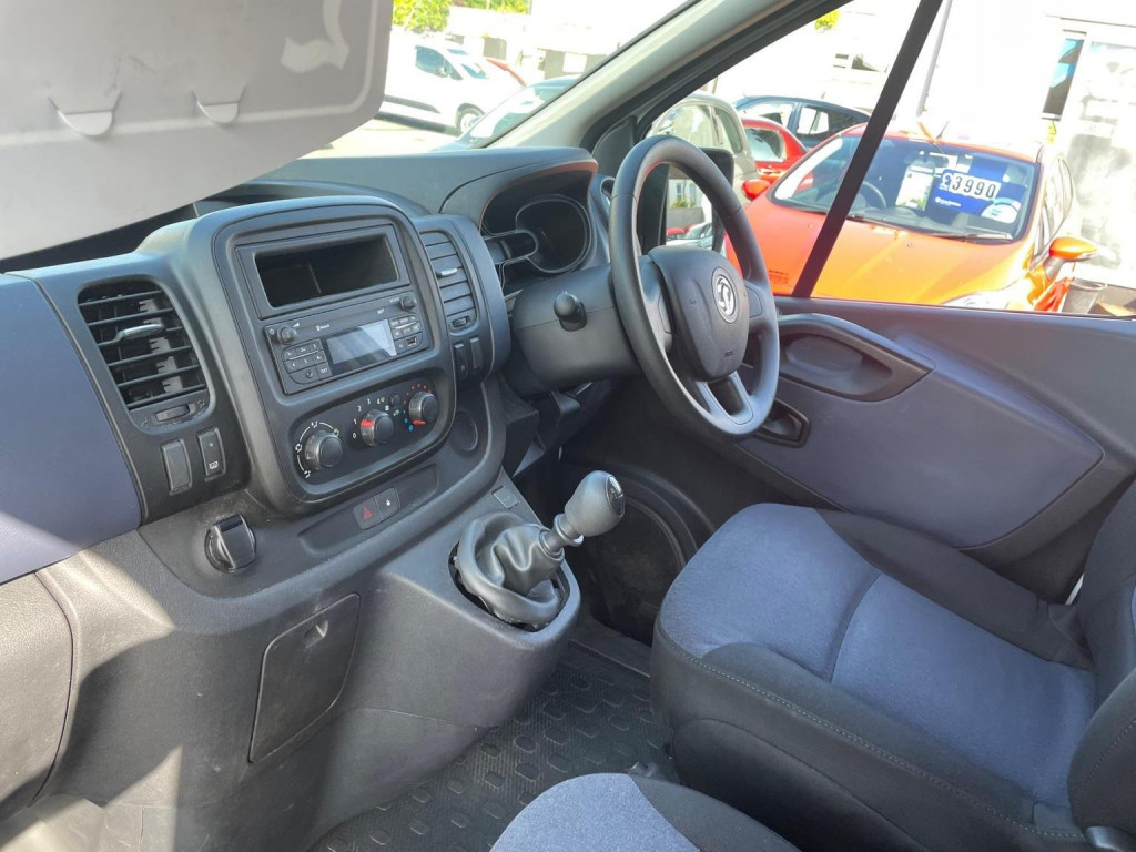 VAUXHALL VIVARO