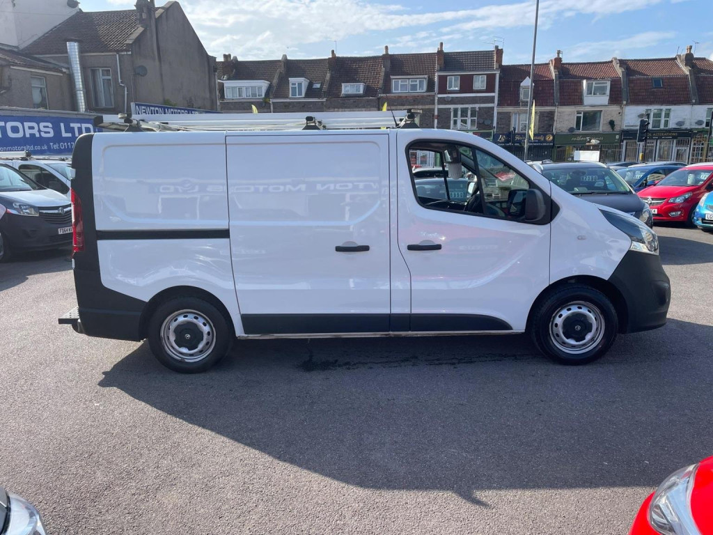 VAUXHALL VIVARO