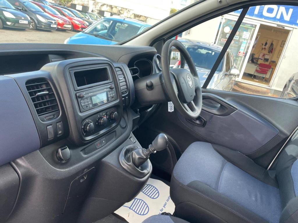VAUXHALL VIVARO