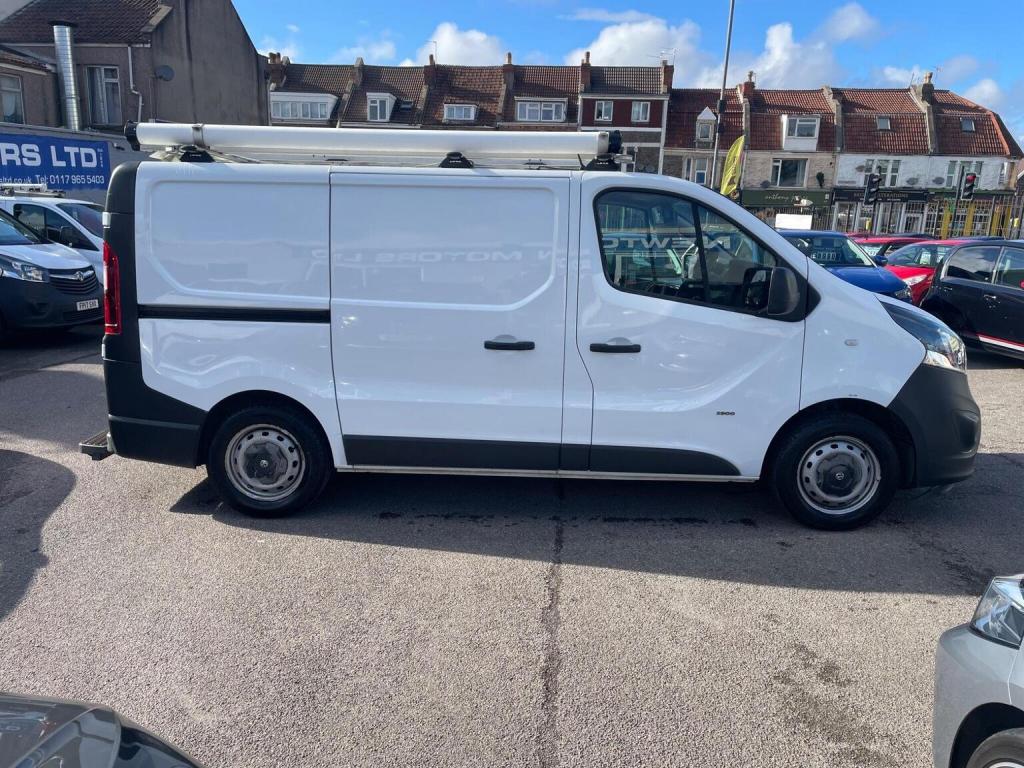 VAUXHALL VIVARO