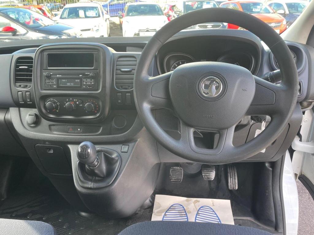 VAUXHALL VIVARO