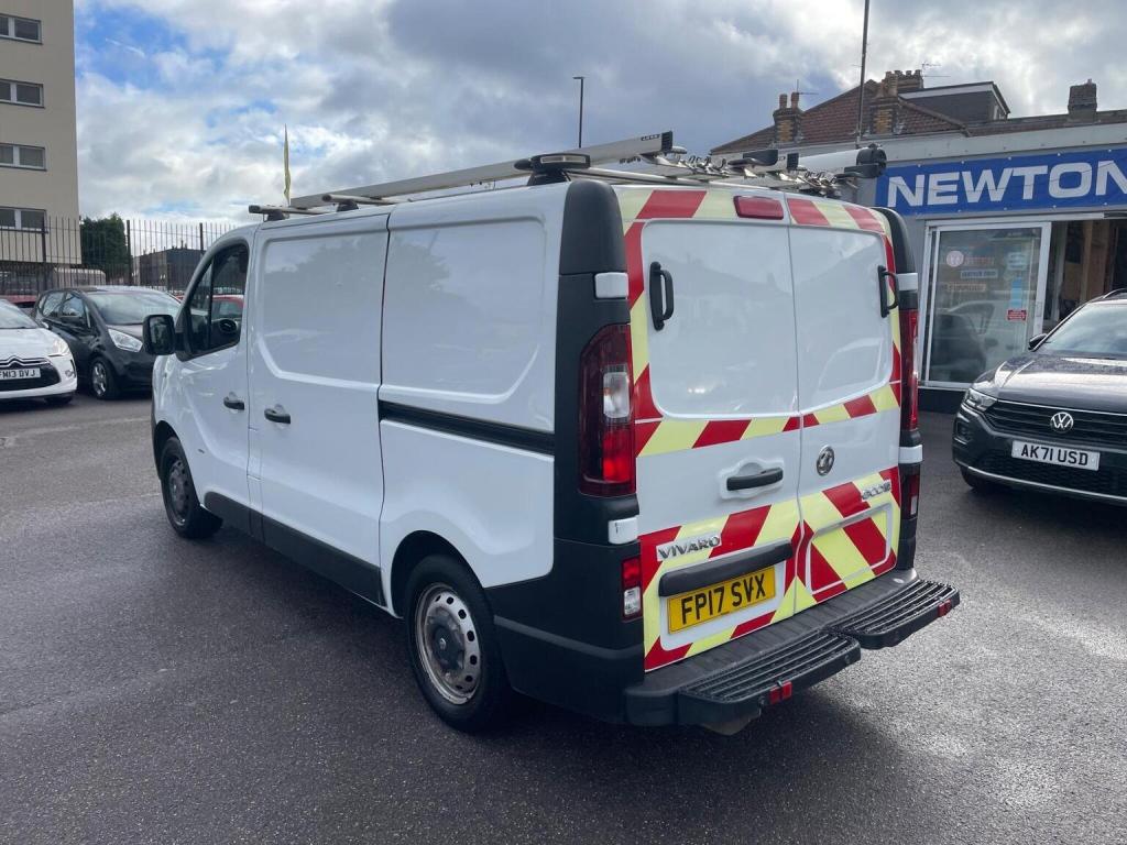 VAUXHALL VIVARO