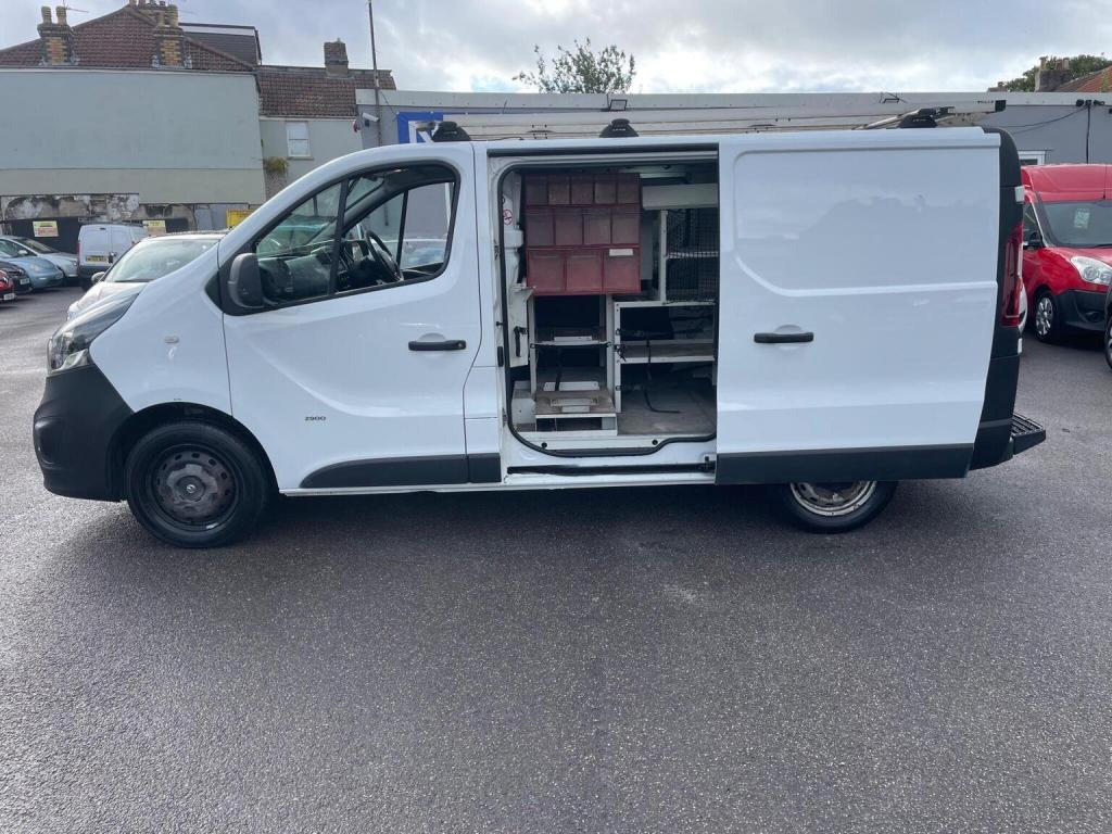 VAUXHALL VIVARO