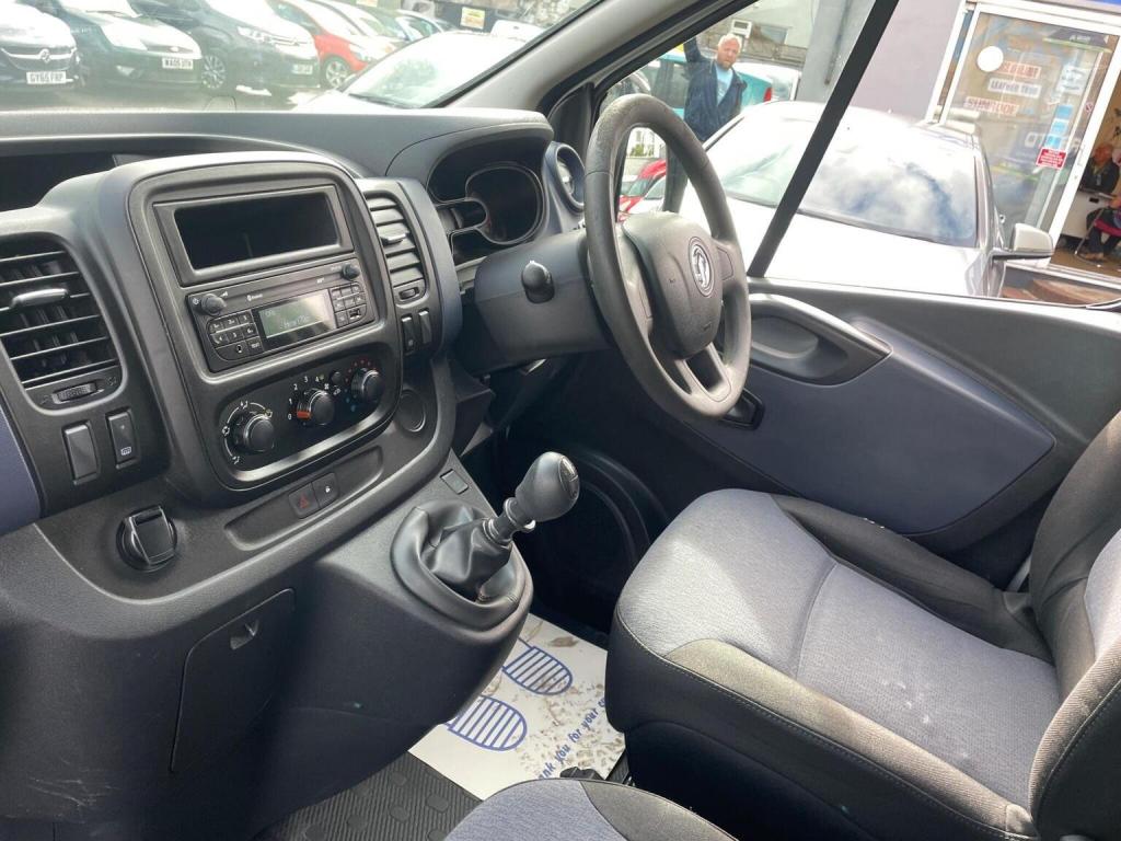 VAUXHALL VIVARO