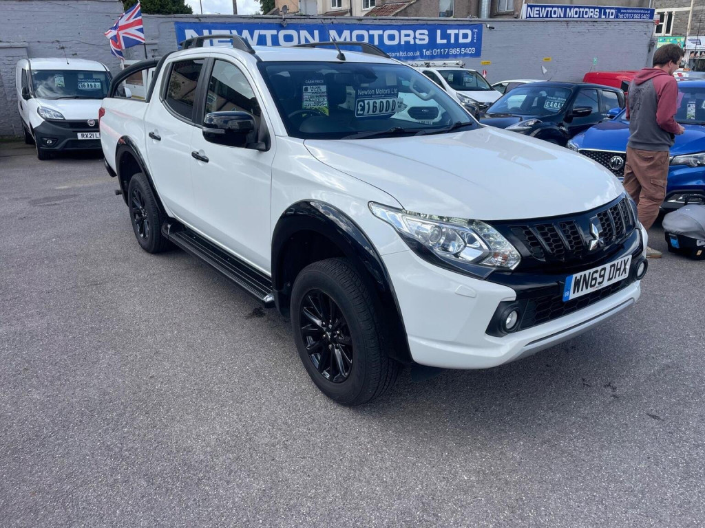 MITSUBISHI L200
