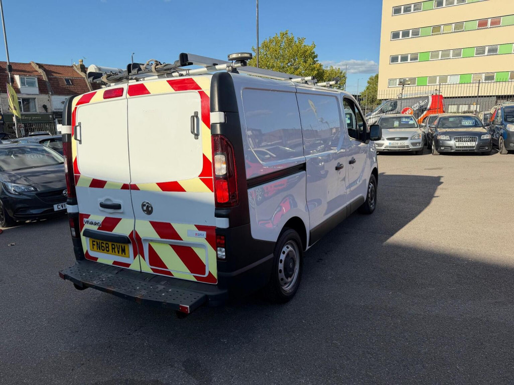 VAUXHALL VIVARO