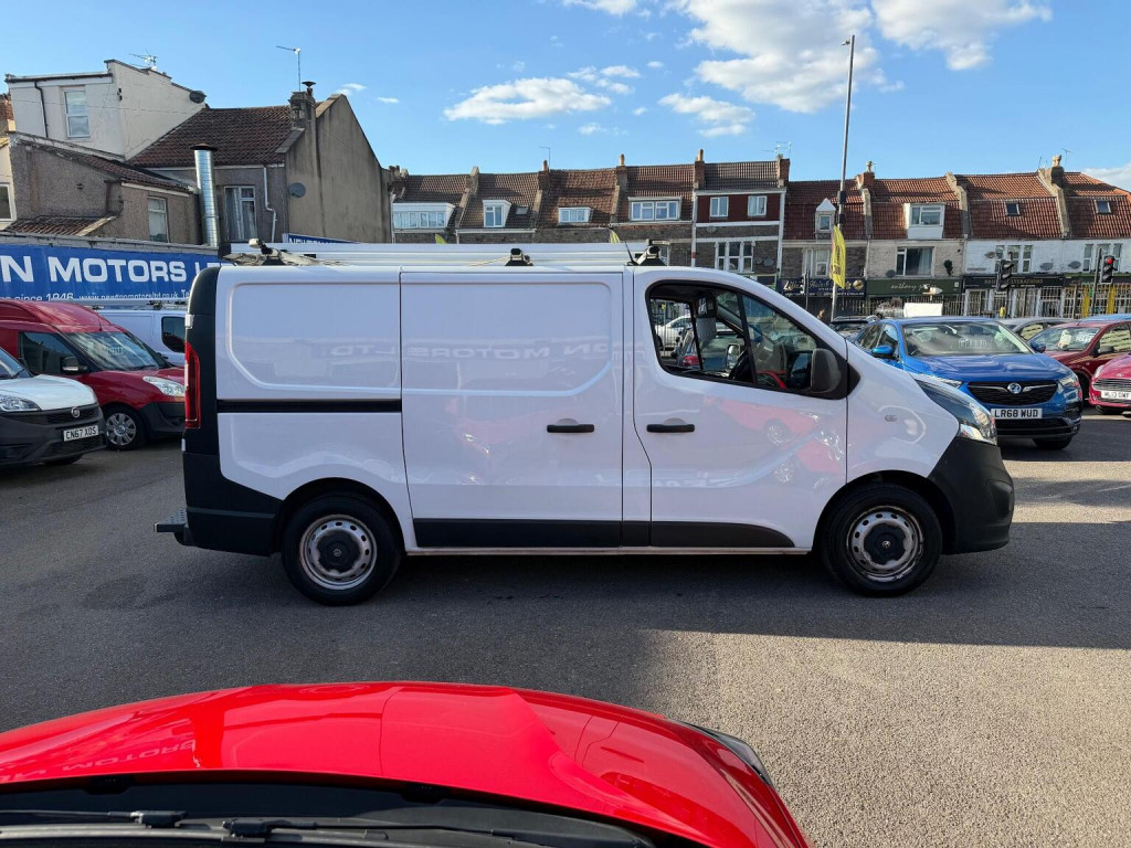 VAUXHALL VIVARO