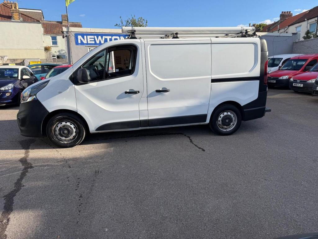VAUXHALL VIVARO