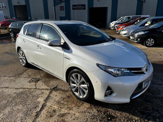 TOYOTA AURIS