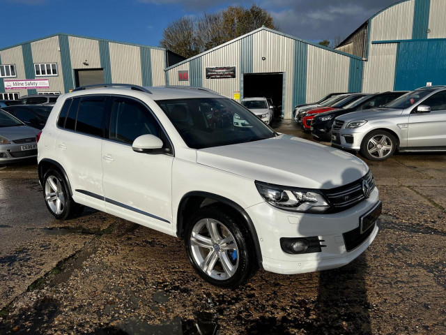 VOLKSWAGEN TIGUAN