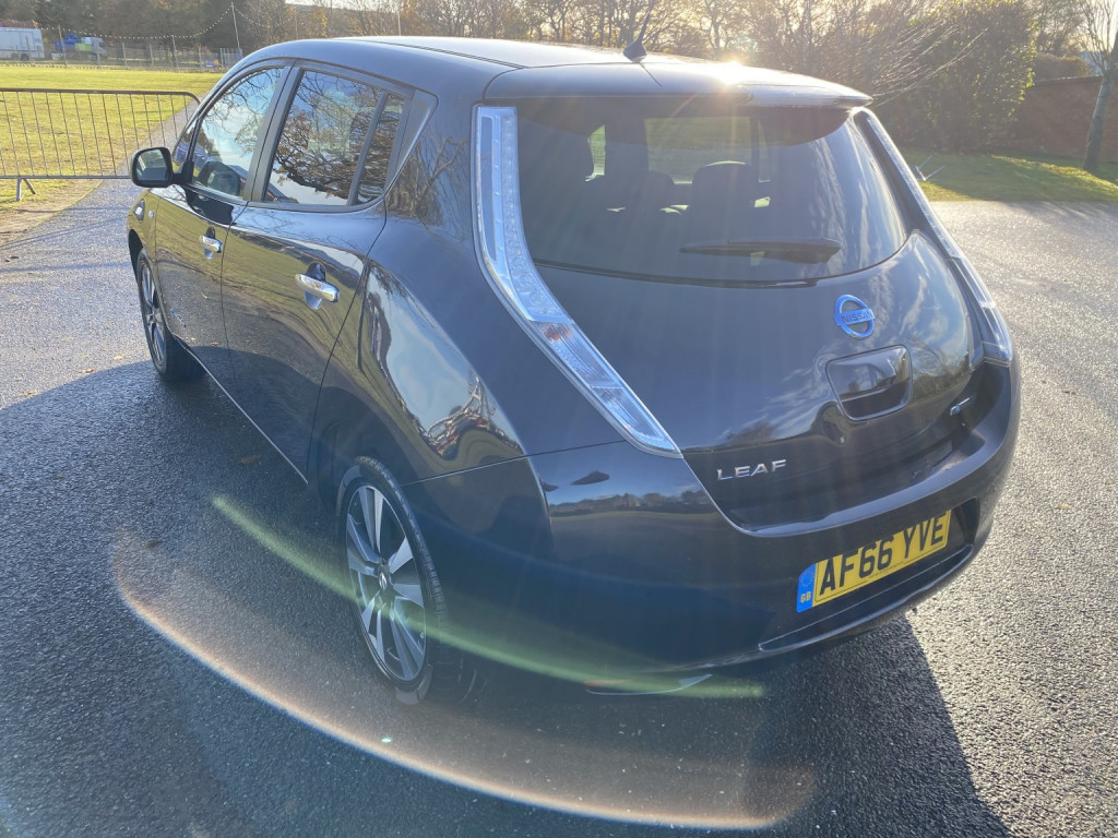 NISSAN LEAF