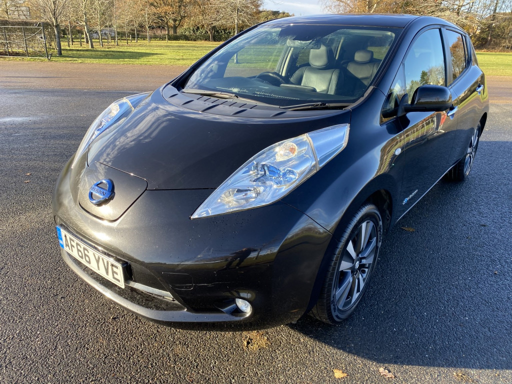 NISSAN LEAF