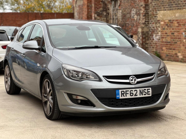 VAUXHALL ASTRA 2.0 CDTi SRi Auto Euro 5 5dr