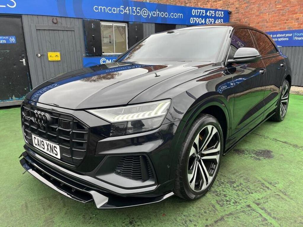 AUDI Q8