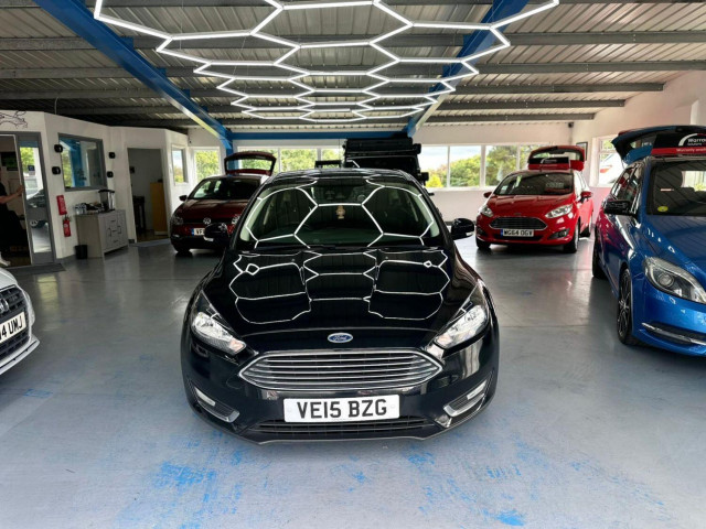 FORD FOCUS 1.6 Titanium