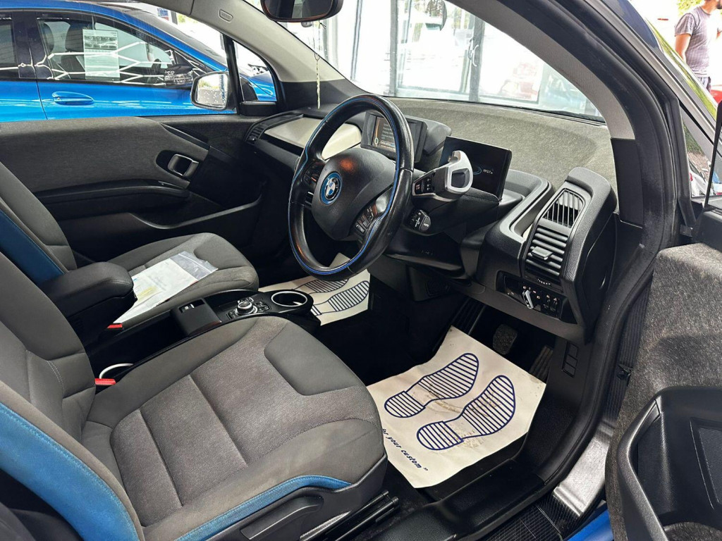 BMW I3