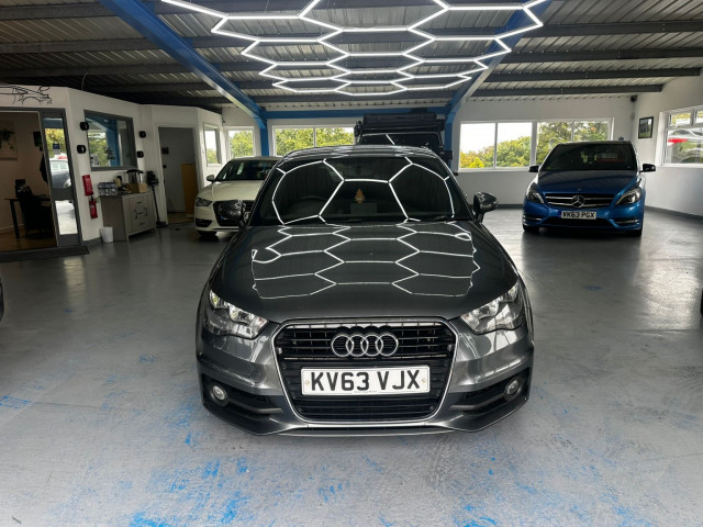 AUDI A1 1.6 TDI S line