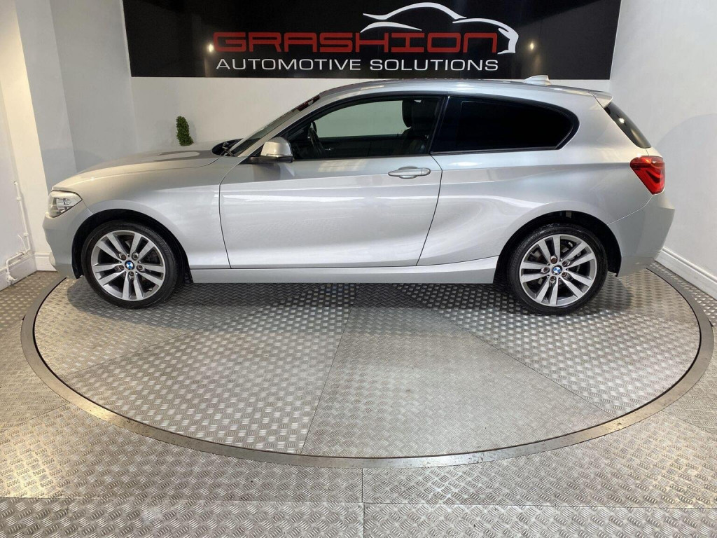 BMW 1 SERIES