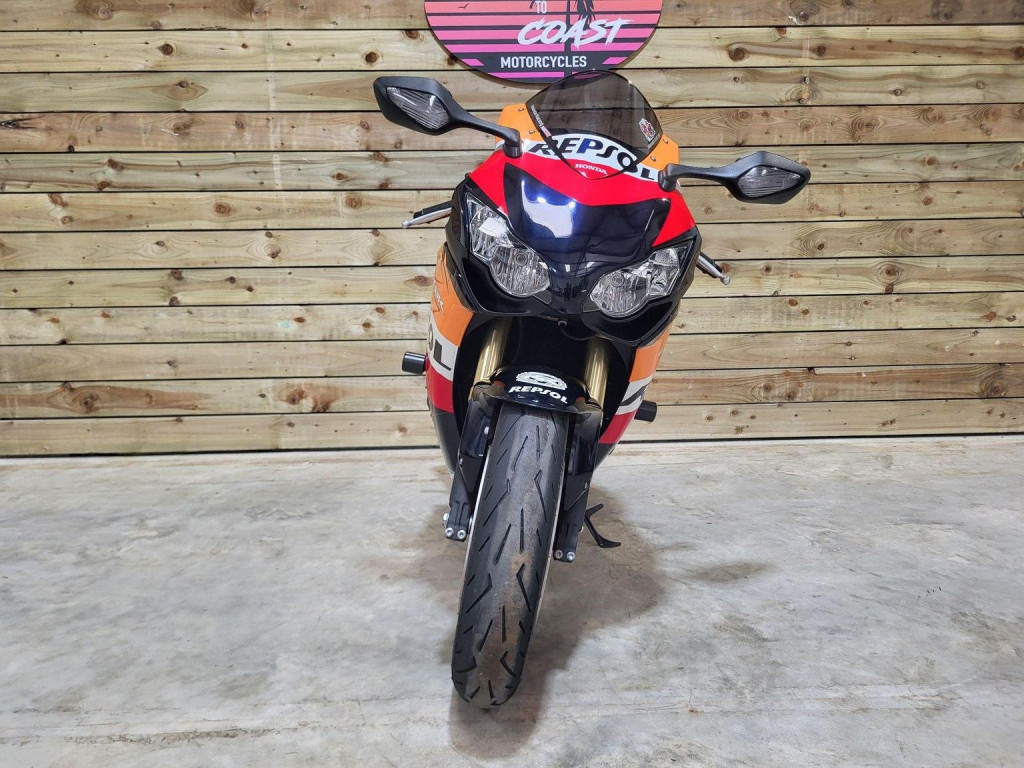 HONDA CBR1000RR Fireblade