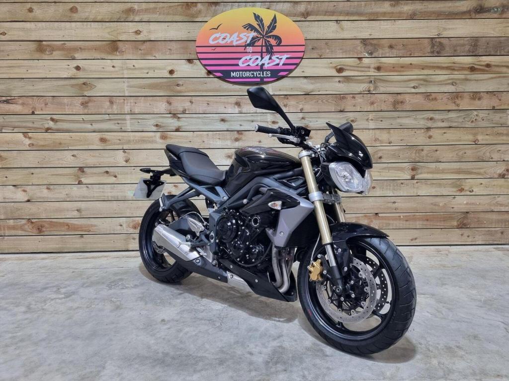 TRIUMPH STREET TRIPLE 675