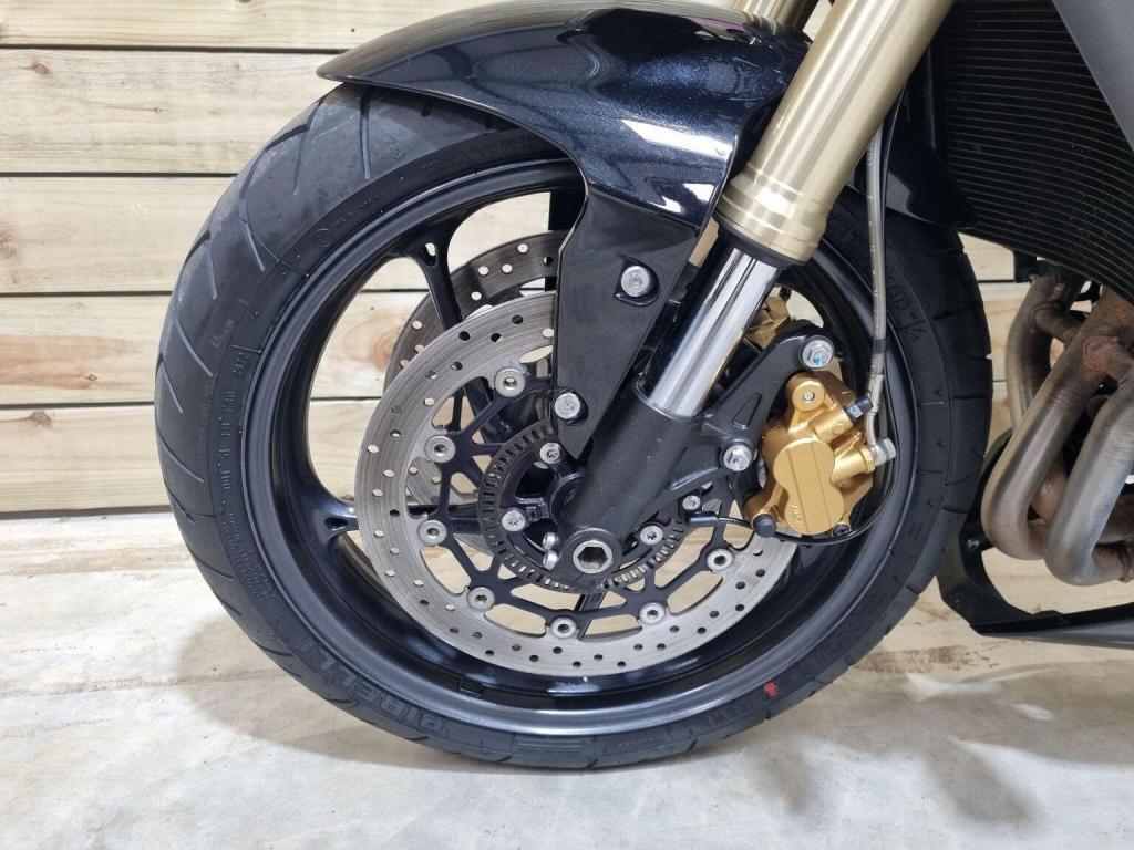 TRIUMPH STREET TRIPLE 675