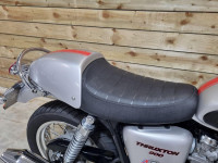 TRIUMPH THRUXTON 900