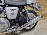 TRIUMPH THRUXTON 900
