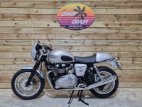 TRIUMPH THRUXTON 900